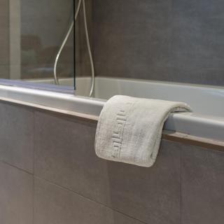 The Signature Suite in Mercury Tower - 4