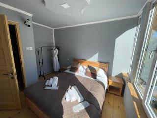 Guest House pesvebi - Mestia - 8