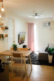 AR05 Eva's Brand New 1BR Arezzo Place - Davao - 0