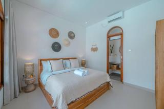 Villa KÂLYANA - NEW Tropical & Modern 3BR Central - Beach Canggu - Canggu - 3