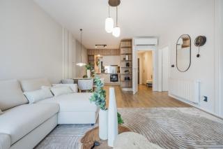 Elegant Premium Apartment with Parking - 2