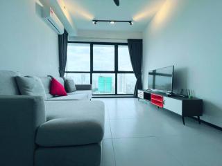 Modern 2 Bedroom Urban Suite by Uptrend Home Management - Jelutong - 5