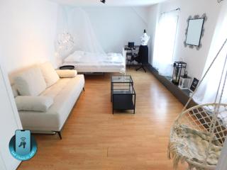 Old Town Theatre Staircase Apartments - 0