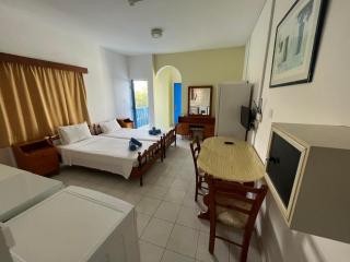 Island Budget Apartments - Paphos - 0