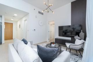 Cool and aesthetic 1-Bedroom perfect for 4 in Jumeirah Golf Estates! - Dubai - 1