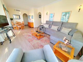 Cozy corner 2 bedroom apartment on new Island complex in marina harbour - Benalmádena - 3