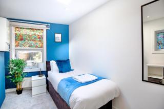 Three Bedroom House By Peacegrove Homes Short Lets & Serviced Accommodation Brighton With Free WiFi & Pet Friendly - Brighton & Hove - 3