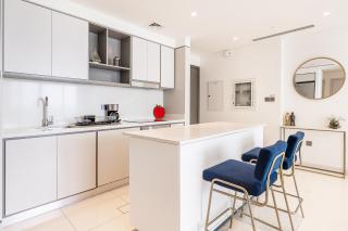 Modern Home with Private Beach Access - Dubai - 8