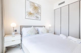 Modern Home with Private Beach Access - Dubai - 4