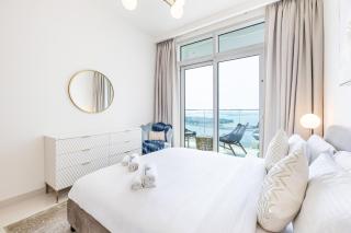 Modern Home with Private Beach Access - Dubai - 9