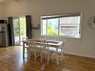 Shoaly House Cottage - A charming coastal escape - 1