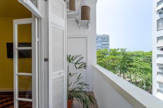 Apartamento em Copacabana com Varanda 2 quartos pertinho da praia - Rio de Janeiro - 5