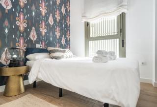 Vibrant apartment with terrace by REMS - 1