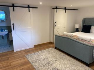 Wood Lodge - 1