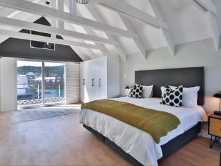 Knysna Quays Waterfront Accomodation - 7