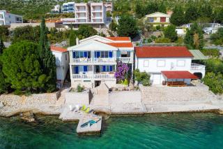 Villa Seafront Escape - Happy Rentals - Šibuljina - 0