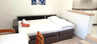 Apartman Mira - Povlja - 3
