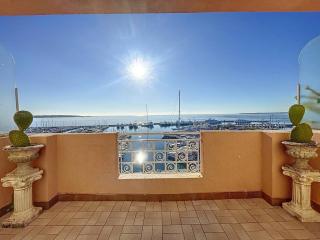 Grand Palais - 4 couchages - 1mezzanine - Vue mer - Golfe Juan - 9