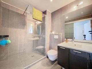 Residence Piscine -4 couchages -1 chambre- parking - Golfe Juan - 4