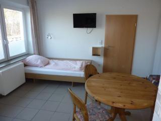 Monteurwohnung 2 Zimmer 5 Betten, Küche, Bad, Waschmaschine - 9