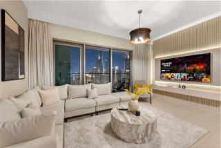 4BR with Spacious Balcony & Stunning Burj Khalifa Views - 8