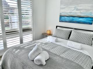 Surfside Holiday Home 100m Beach - Batemans Bay - 7