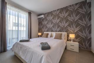 Modern Marvel Apartment with city views - Msida - 5