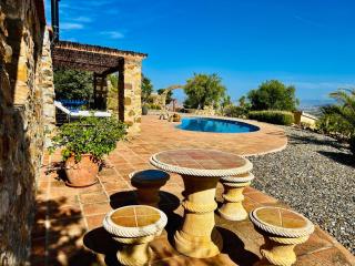 Super cosy house with private pool and amazing view - Alozaina - 3