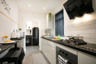 Sleeps 6 Contractors Leisure Business Free WiFi FreeParking Smart TV - 7