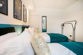 Sleeps 6 Contractors Leisure Business Free WiFi FreeParking Smart TV - 5