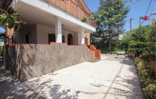 3 Bedroom Lovely Home In Capaccio Scalo - 2