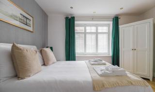 Stylish two bedroom apartment near Rookery Hall - Worleston - 3