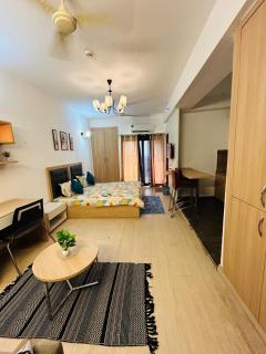 Riyaan's Homestay studios - Noida - 8