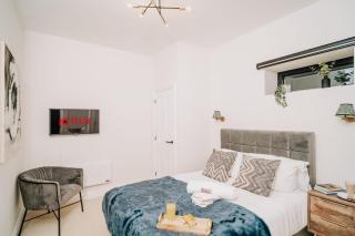 Historic Stunning City Gem Parking Family Business - Birmingham - 0