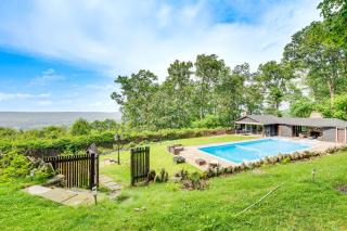 Hot Tub and Mtn Views Expansive Hazleton Retreat - 9