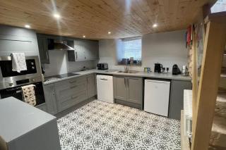 3 double bed whole house by castle - 7