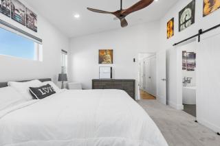 19th Hole Clubhouse - 8