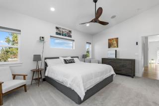 19th Hole Clubhouse - 2