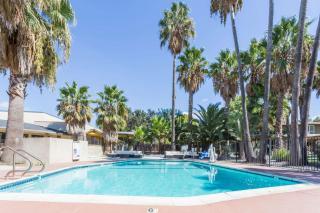 Prodigy Hotel, a Days Inn by Wyndham - Davis - 0