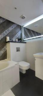 Chic and modern apart with parking and rooftop - Douala - 3
