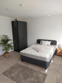 Monteurwohnung Ferienwohnung - Wüstenrot - 7