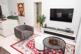 Waterkloof on Main Sassy Modern Apartment - 9