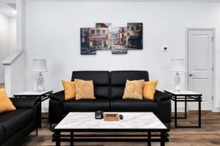 Retro - A Birdy Vacation Rental - Von Ormy - 1