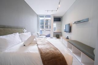The Rose 407: Modern City Studio with Rooftop Pool - Cidade Do Cabo - 7