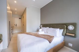 The Rose 407: Modern City Studio with Rooftop Pool - Cidade Do Cabo - 3