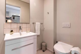 The Rose402: Modern City Aprt with Mountain Views - Cape Town - 1