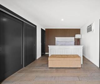 Oceanfront 1-Bedroom House on Pacific Coast Highway with Private Beach Access & Stunning Views - 4