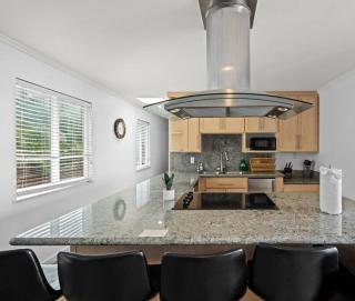 Oceanfront 1-Bedroom House on Pacific Coast Highway with Private Beach Access & Stunning Views - 1