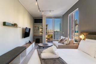 The Rose606: Modern Studio Aprt with Rooftop Pool - 6