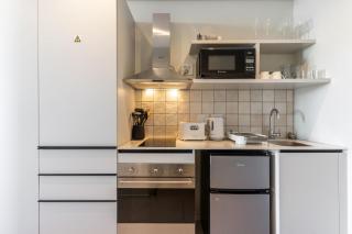 The Rose 307: Modern City Apartment with Pool - Cape Town - 7